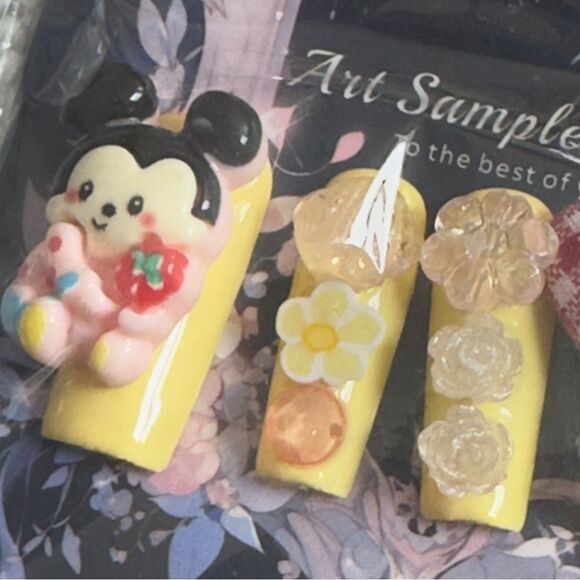 Press On Cute Cartoon Nail Art Set Size Medium - Picture 9 of 13